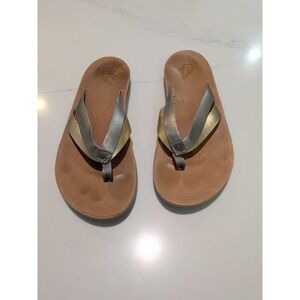 OluKai Women's Sandals Size 10 in Gold Flip Flops Thongs